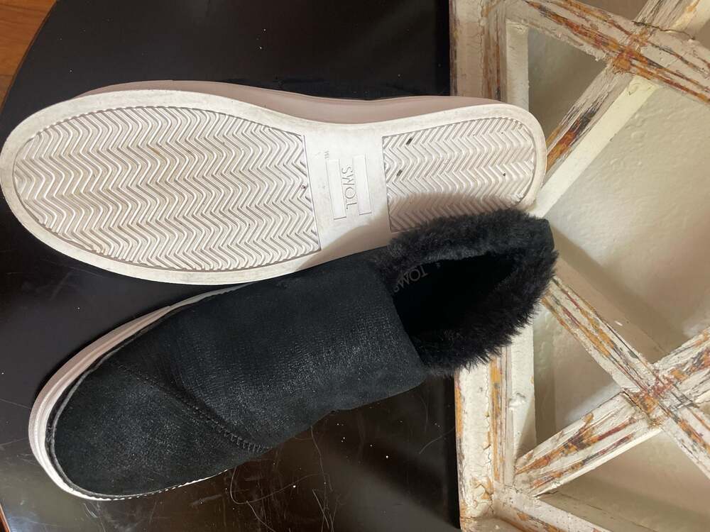 TOMS Women's Paxton Black Fur Lined Slip-On Bootie Sneakers size 9 - Picture 4 of 6